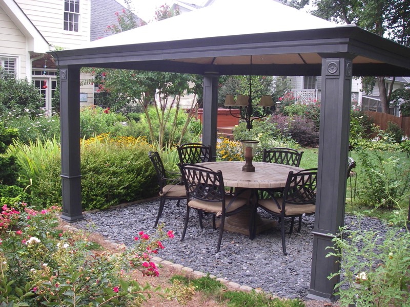 Slate nugget gravel patio